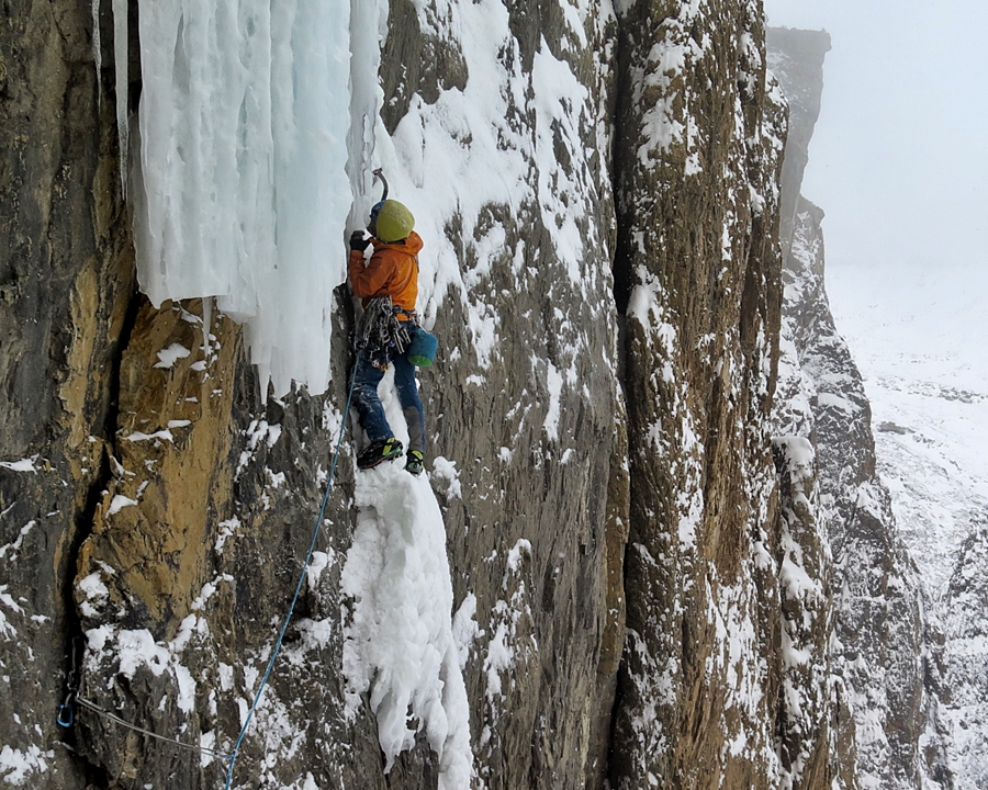 Progression. The correct, or at least, the easiest way to reach the ice is by climbing the rock flake high before stepping right. Pic credit, Raphael Slawinski